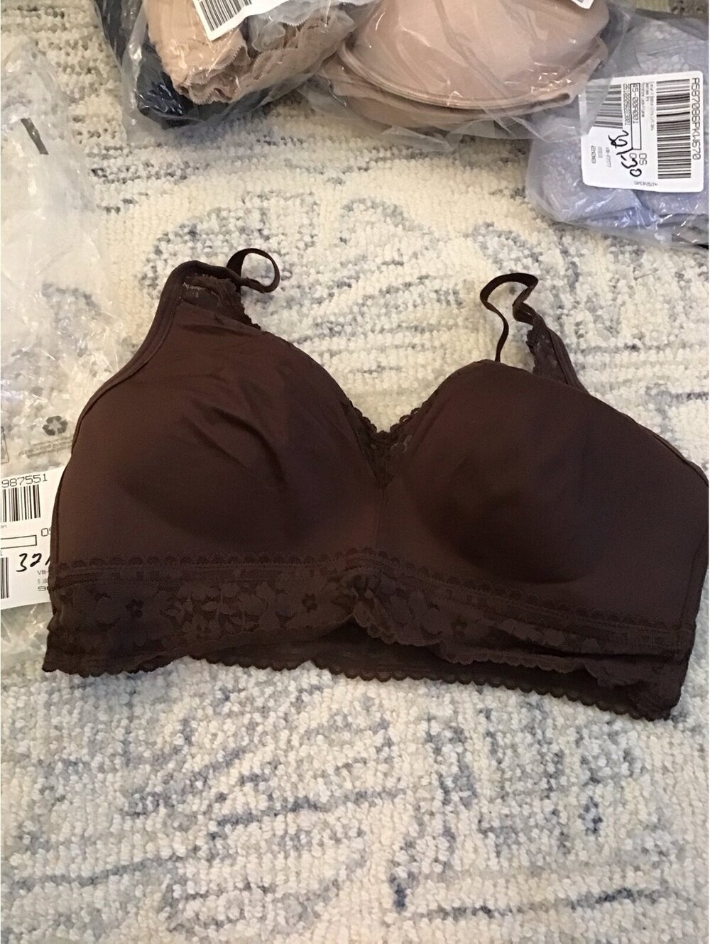 Anybody medium bra, new, qvc, wirefree, soft support lace, molded cups
